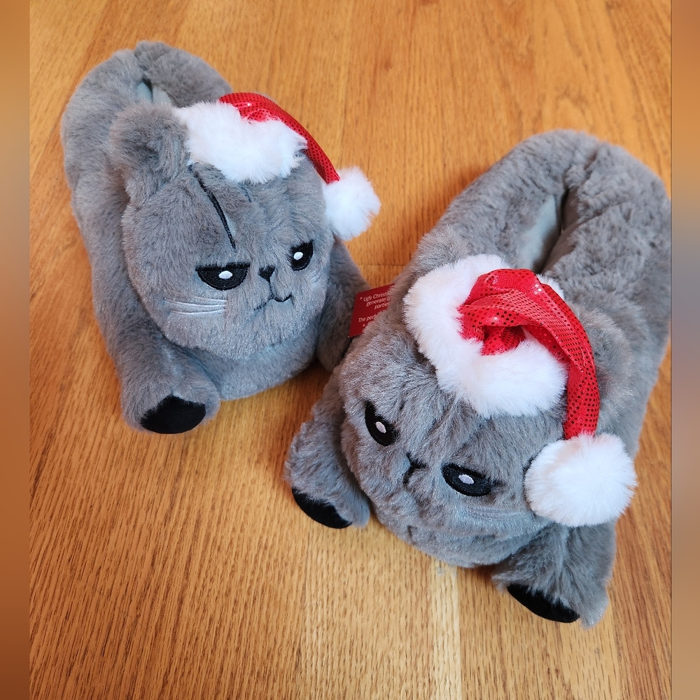 Brand new Christmas cat slippers 7-8